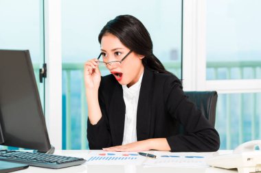 Okul sırası vasıl bakarak şok işkadını