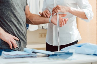 Teyp ölçme ile ölçüm müşteri terzi