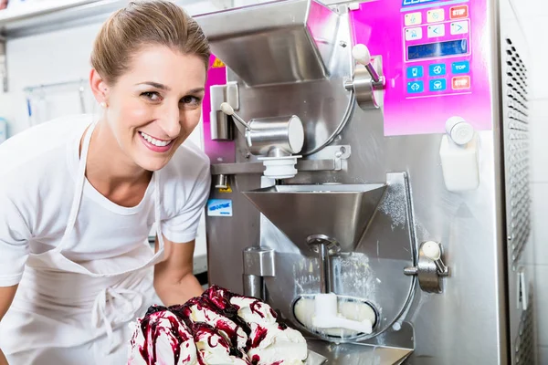 Ice cream maker in her shop — Stock Photo, Image