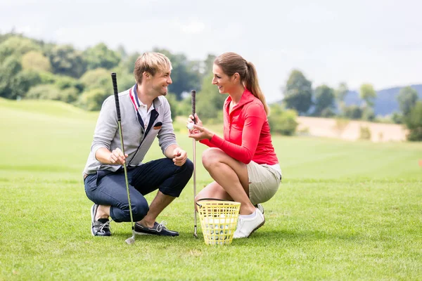 Golf players discussing before playing — Stock Photo, Image