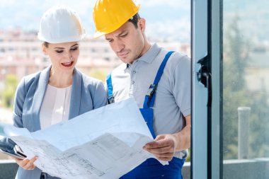 Ana para ve planları inşaat sitesinde okuma Oluşturucu