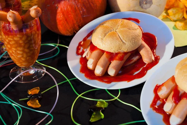 Burger and human hand food ideas for halloween — Stock Photo, Image