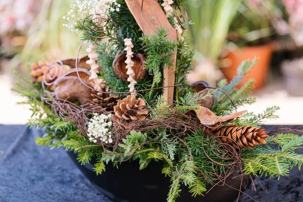 Grabschmuck zum Verkauf im Gartengeschäft — Stockfoto