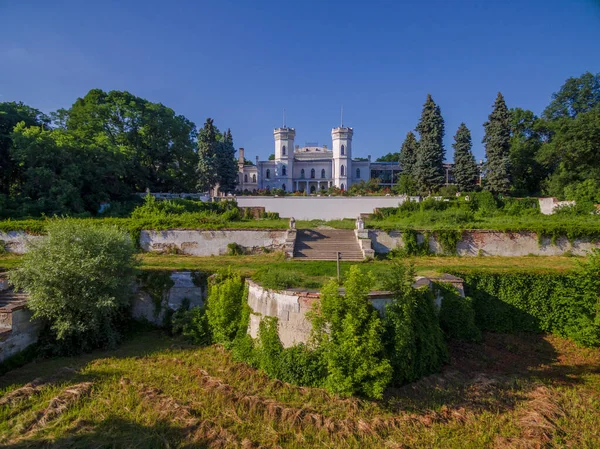 Antigo palácio abandonado em Sharivka, região de Kharkiv — Fotografia de Stock