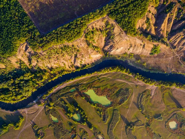 Siverskyi Donets nehrinin hemen yanındaki vadiye. — Stok fotoğraf