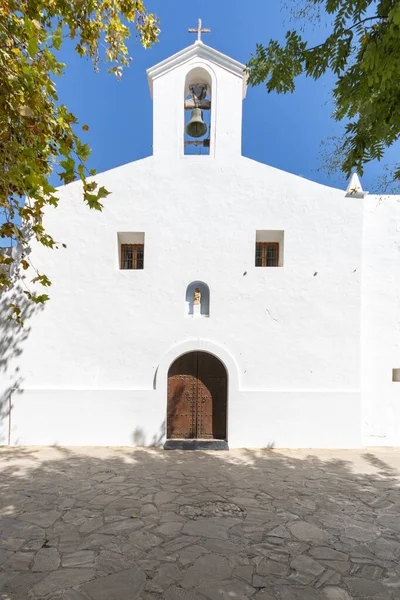 Igreja Católica Típica Ibizana Ilhas Baleares Espanha Imagem De Stock