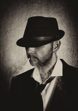 Retro adam şapka ve sigara