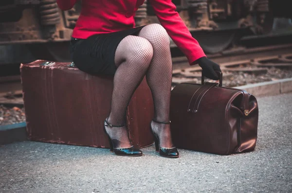 Mujer Retro Estación Tren — Foto de Stock