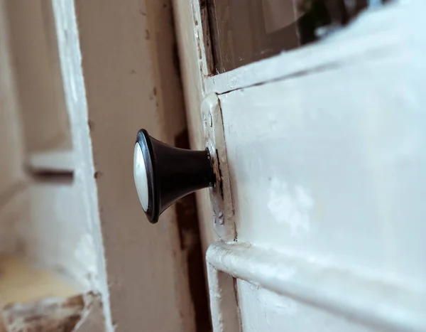 Παλιά Πόρτα Λαβή Closeup Στο Σπίτι — Φωτογραφία Αρχείου