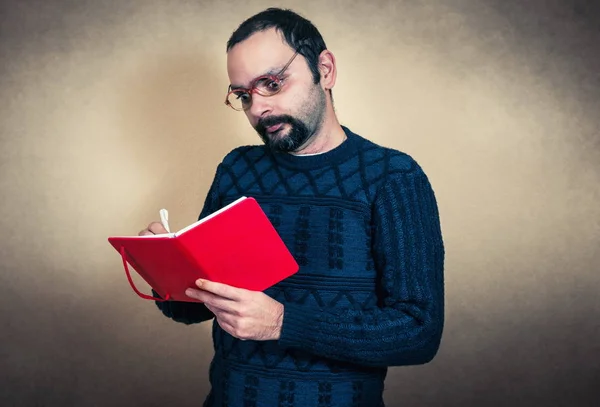 Homem Barbudo Engraçado Com Caderno — Fotografia de Stock