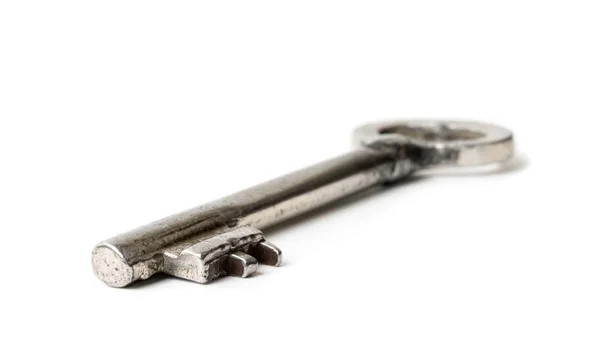 Las viejas llaves de hierro en el blanco —  Fotos de Stock