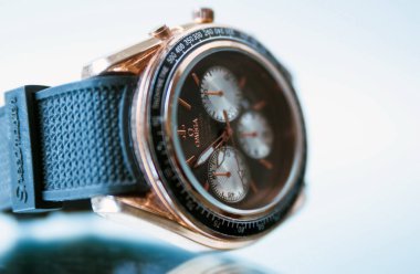 Tiflis, Gürcistan -4 Nisan 2019: Omega Speedmaster izle closeup