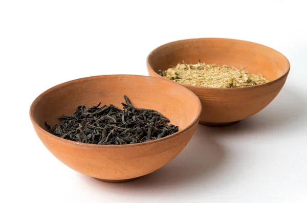 Dry tea leaves in the bowl — Stock Photo, Image