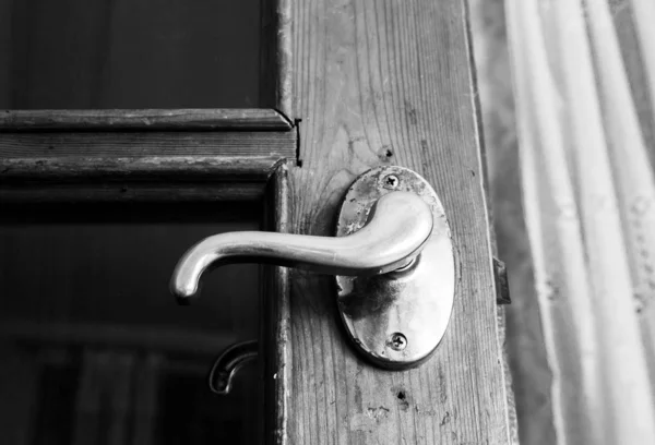 Old vintage door handle closeup — Stock Photo, Image