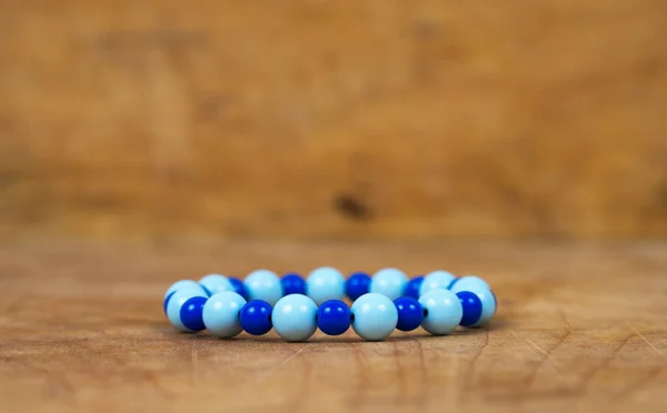 Pulsera Cuentas Mesa Madera — Foto de Stock