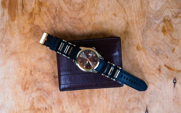 Reloj Pulsera Business Mesa Madera — Foto de Stock