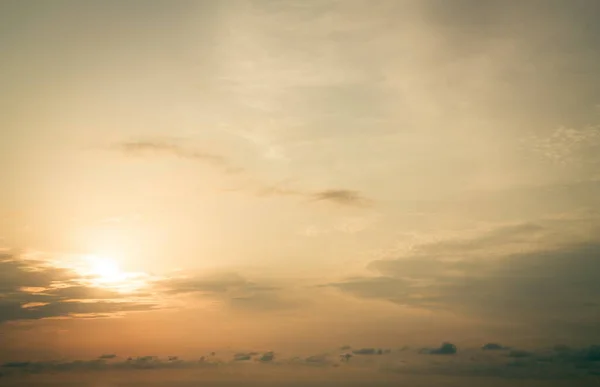 雲による抽象的な空の詳細 — ストック写真