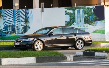 Batum. Gürcistan - 27 Eylül 2020: Batum sokaklarında Lexus arabası