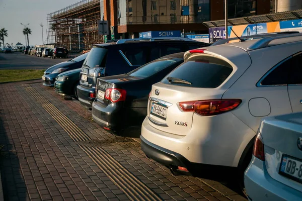 Batum Gürcistan Ekim 2020 Batumi Deki Otoparkta Arabalar — Stok fotoğraf