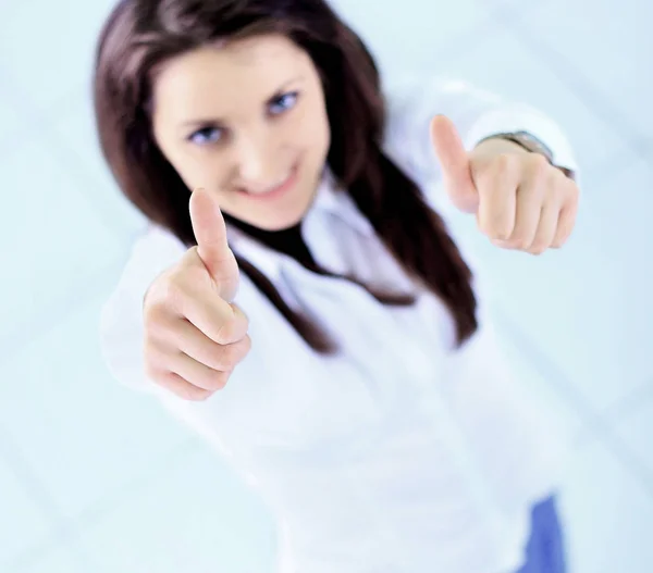 Business woman shows thumb up — Stock Photo, Image