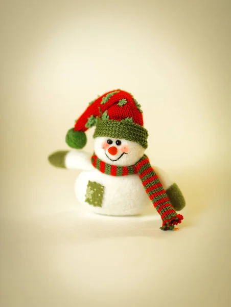 Juguete divertido muñeco de nieve .isolated sobre fondo blanco — Foto de Stock