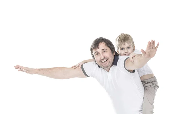 父親と息子 幸せな家族 子供の養育 写真にはテキストの空白スペースがあります — ストック写真