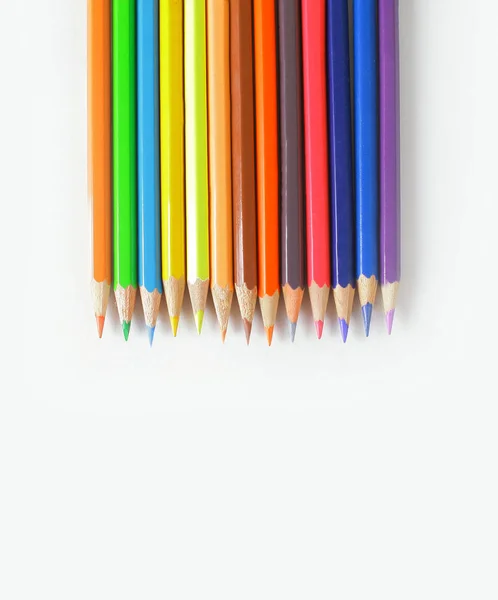 Набор цветных карандашей .isolated на белом — стоковое фото