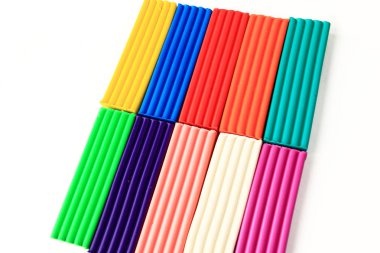 up.Pieces hamuru beyaz arka plan üzerinde izole kapatmak