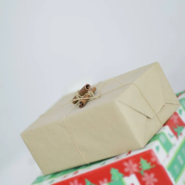Z bliska. Boże Narodzenie prezent boxes.photo z miejsca kopii — Zdjęcie stockowe