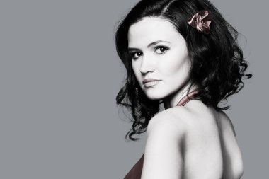 Kırmızı Abiye modern şık kadın.