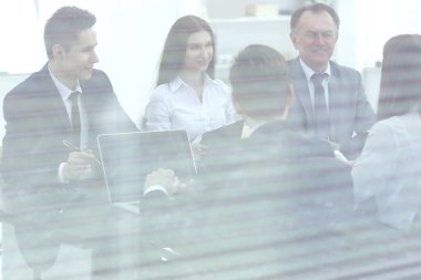 Atölye arkasından glass.the görüntü iş takım