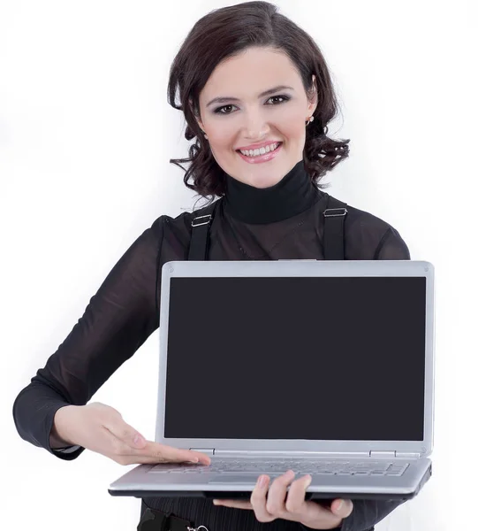 Closeup.modern mujer de negocios que muestra un ordenador portátil . —  Fotos de Stock