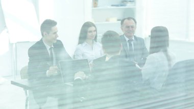 Atölye arkasından glass.the görüntü iş takım