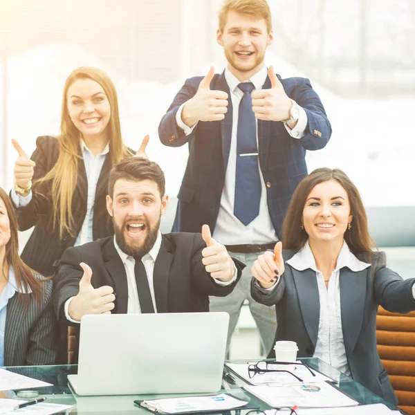  başarı kavramı iş - bir profesyonel iş takım ortak çalışma başarıları ile memnuniyet duymaktadır