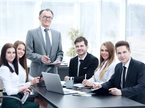 Project Manager at the working meeting with business team. — Stock Photo, Image