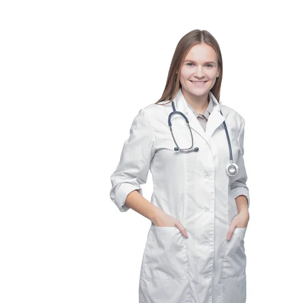 Портрет жінки-терапевта зі стетоскопом.ізольовано на білому — стокове фото