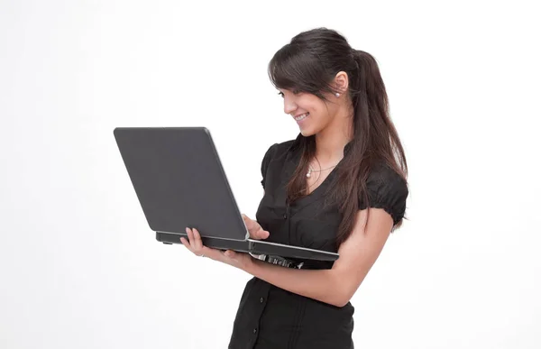 Jovem mulher digitando texto no laptop keyboard.isolated no fundo branco — Fotografia de Stock
