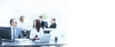 Görüntü'nün onun işyerinde yatırım, bütçe ve gelir çizelgeleri analiz işadamı