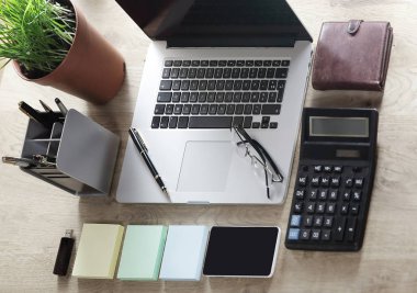 en iyi view.work modern ofis masasında