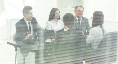 Atölye arkasından glass.the görüntü iş takım