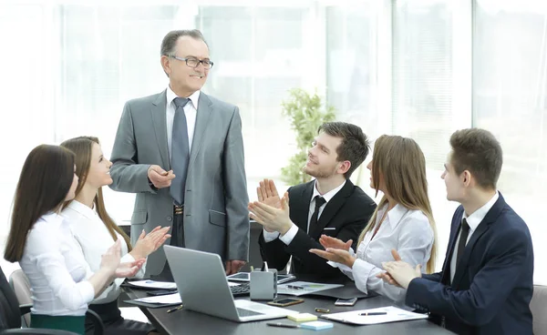 Business team applauding leaders at the meeting. — Stock Photo, Image