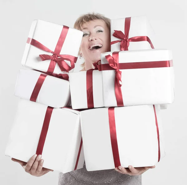 Closeup.Beautiful nő, ajándék boxes.isolated, fehér — Stock Fotó