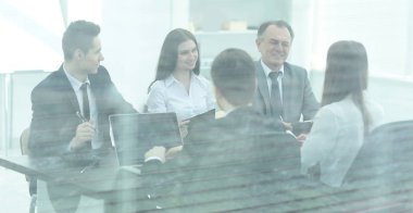 Atölye arkasından glass.the görüntü iş takım