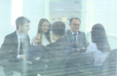 Atölye arkasından glass.the görüntü iş takım