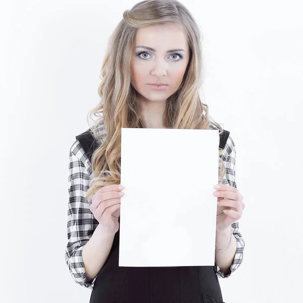 Νεαρή γυναίκα δείχνει θαυμαστικό mark.isolated σε λευκό — Φωτογραφία Αρχείου