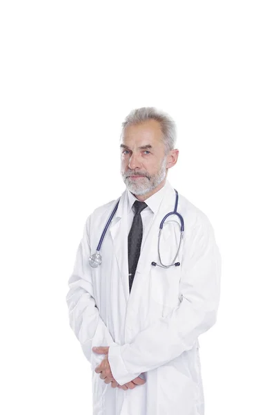 Retrato de um médico sênior therapist.isolated em fundo claro — Fotografia de Stock