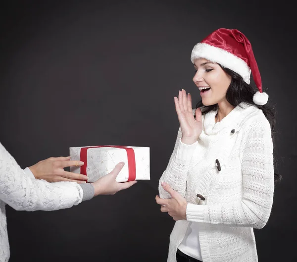 Três menina feliz no traje de Papai Noel com Natal — Fotografia de Stock