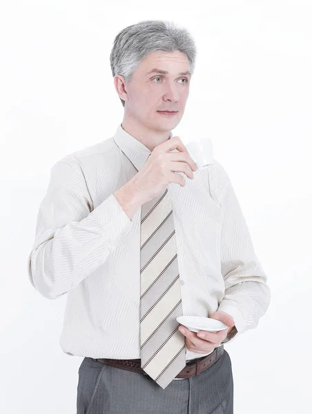 Hombre de negocios seguro con taza de coffee.isolated en blanco —  Fotos de Stock