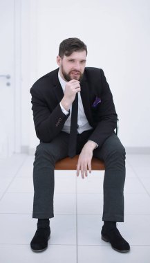 office chair.photo kopya alanı ile oturup kendine güvenen iş adamı