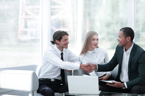 Business partners greeting each other with a handshake — Stock Photo, Image